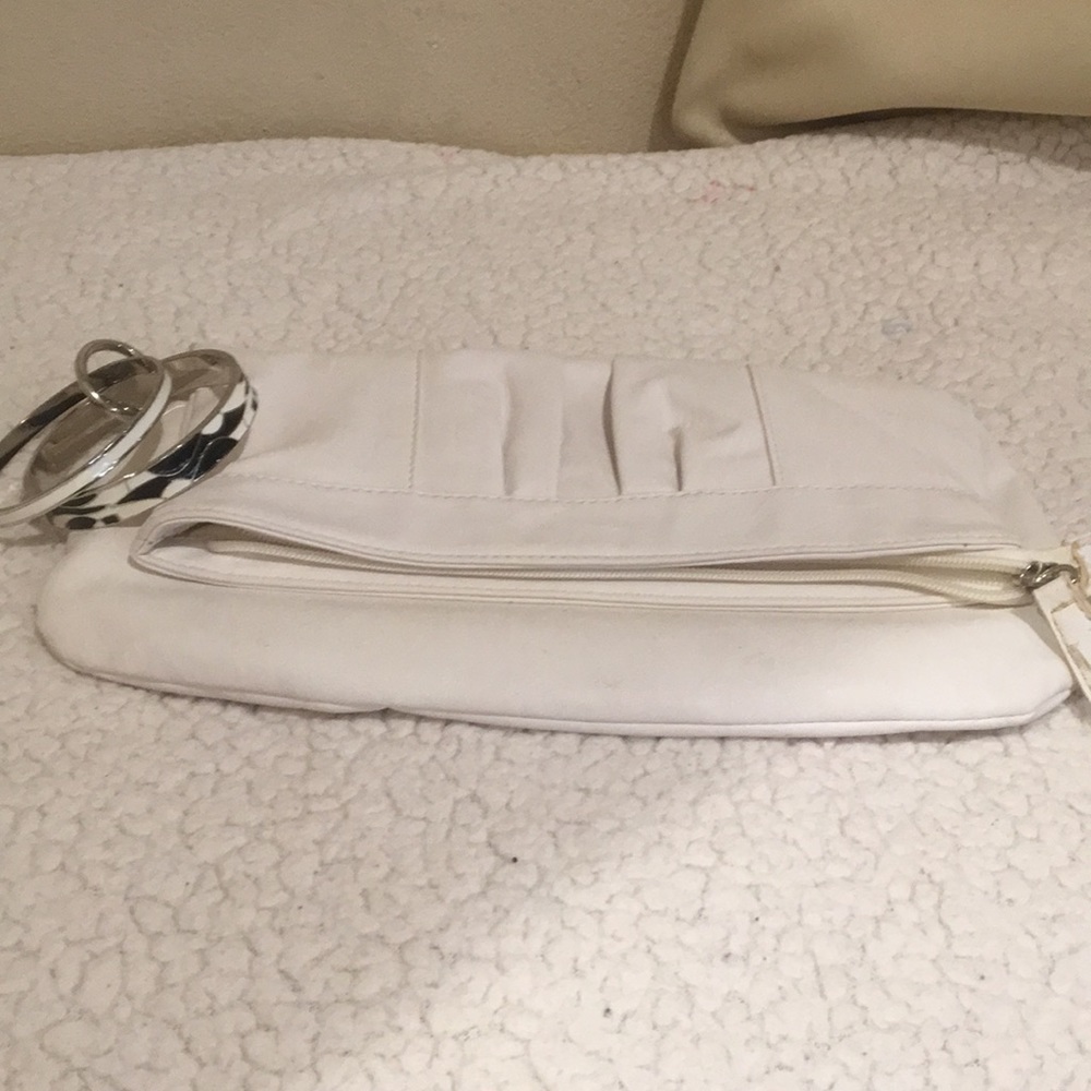 New York & company White wristlet - Used - Picture 2 of 8